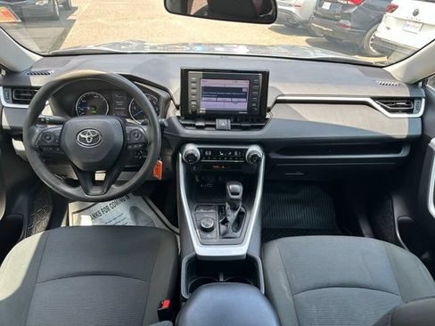 Used 2022 Toyota RAV4 LE AWD/4WD image 15