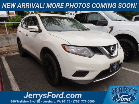 Used 2015 Nissan Rogue S AWD/4WD image 1