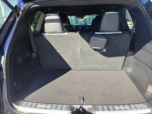 New 2026 Lexus TX 500h AWD image 18