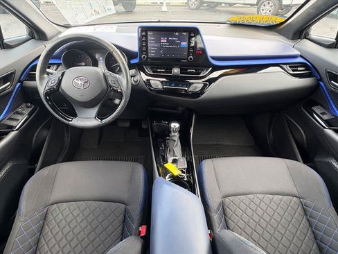 Used 2022 Toyota C-HR XLE FWD image 11