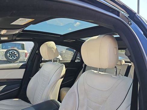 Used 2019 Mercedes-Benz S 560 Sedan image 15