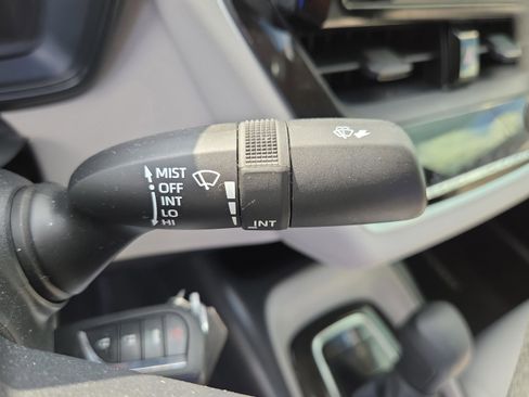 Used 2022 Toyota Corolla LE FWD image 14