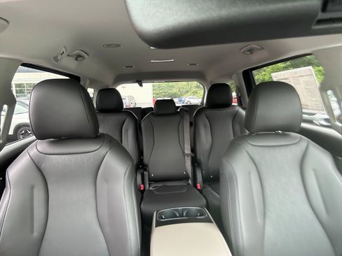 New 2026 Kia Carnival image 17