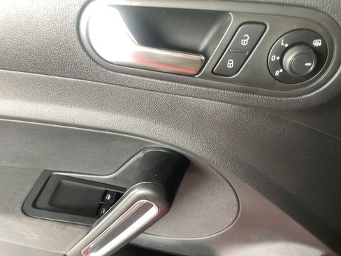 Used 2019 Volkswagen Beetle 2.0T S image 8