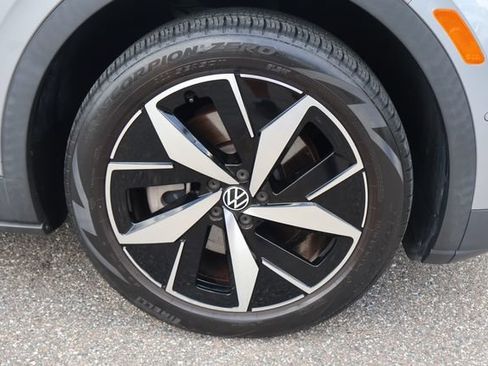 Used 2023 Volkswagen ID.4 Pro S AWD/4WD image 11