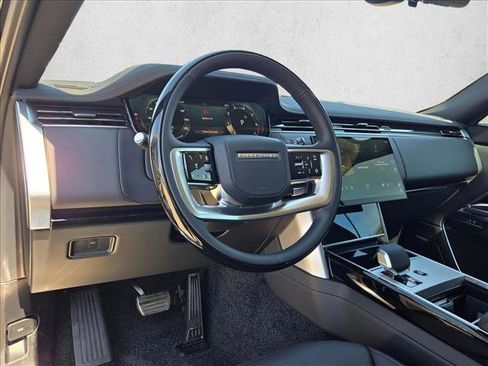 New 2026 Land Rover Range Rover Long Wheelbase SE image 3