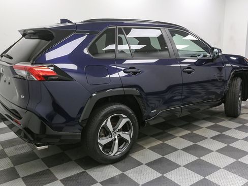 Used 2024 Toyota RAV4 SE w/ Weather & Moonroof Package AWD/4WD image 9