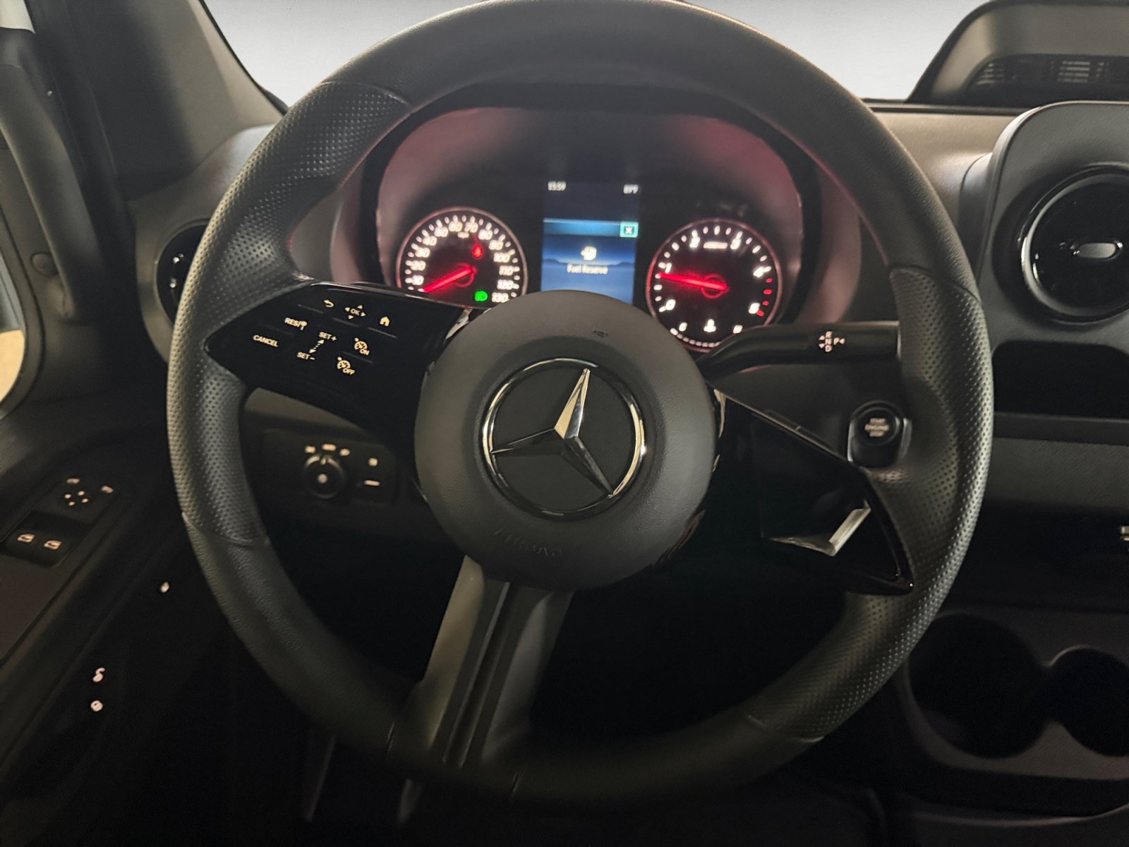 Used 2025 Mercedes-Benz Sprinter 2500 image 11