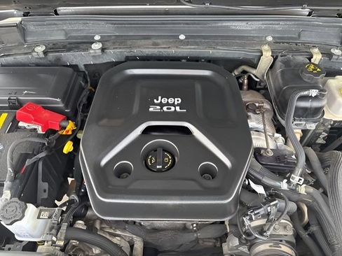Used 2021 Jeep Wrangler Unlimited Sahara AWD/4WD image 31