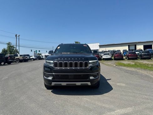 Used 2024 Jeep Wagoneer L Series II RWD image 8