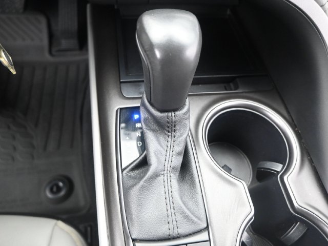 Used 2024 Toyota Camry SE FWD image 8