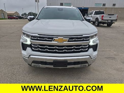 Used 2023 Chevrolet Silverado 1500 LTZ AWD/4WD image 2