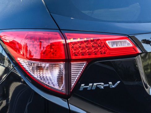 Used 2018 Honda HR-V EX image 7