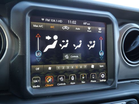 Used 2021 Jeep Gladiator Sport AWD/4WD image 26