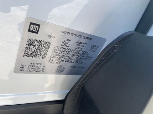 Used 2025 Chevrolet Trax LT image 27