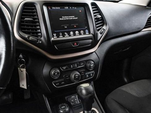 Used 2016 Jeep Cherokee Latitude image 19