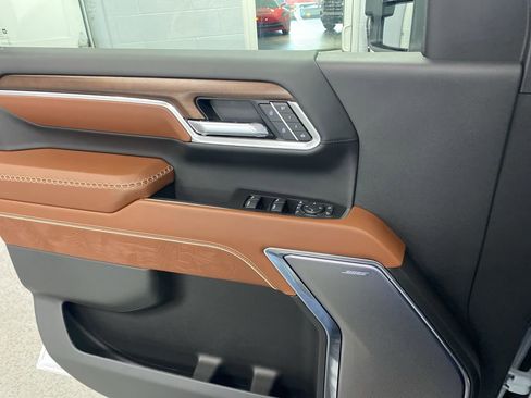 New 2025 GMC Sierra 3500 Denali Ultimate image 25