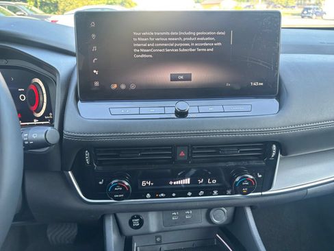 Used 2026 Nissan Rogue SL FWD image 14