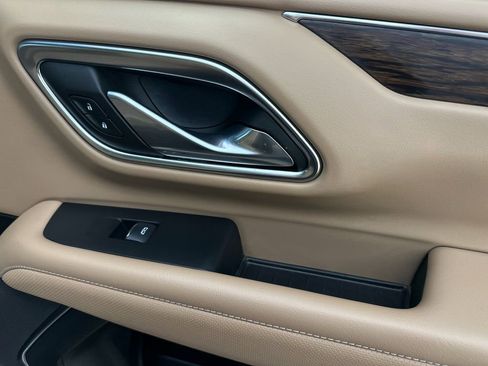 Used 2024 Chevrolet Tahoe Premier w/ Advanced Technology Package image 21