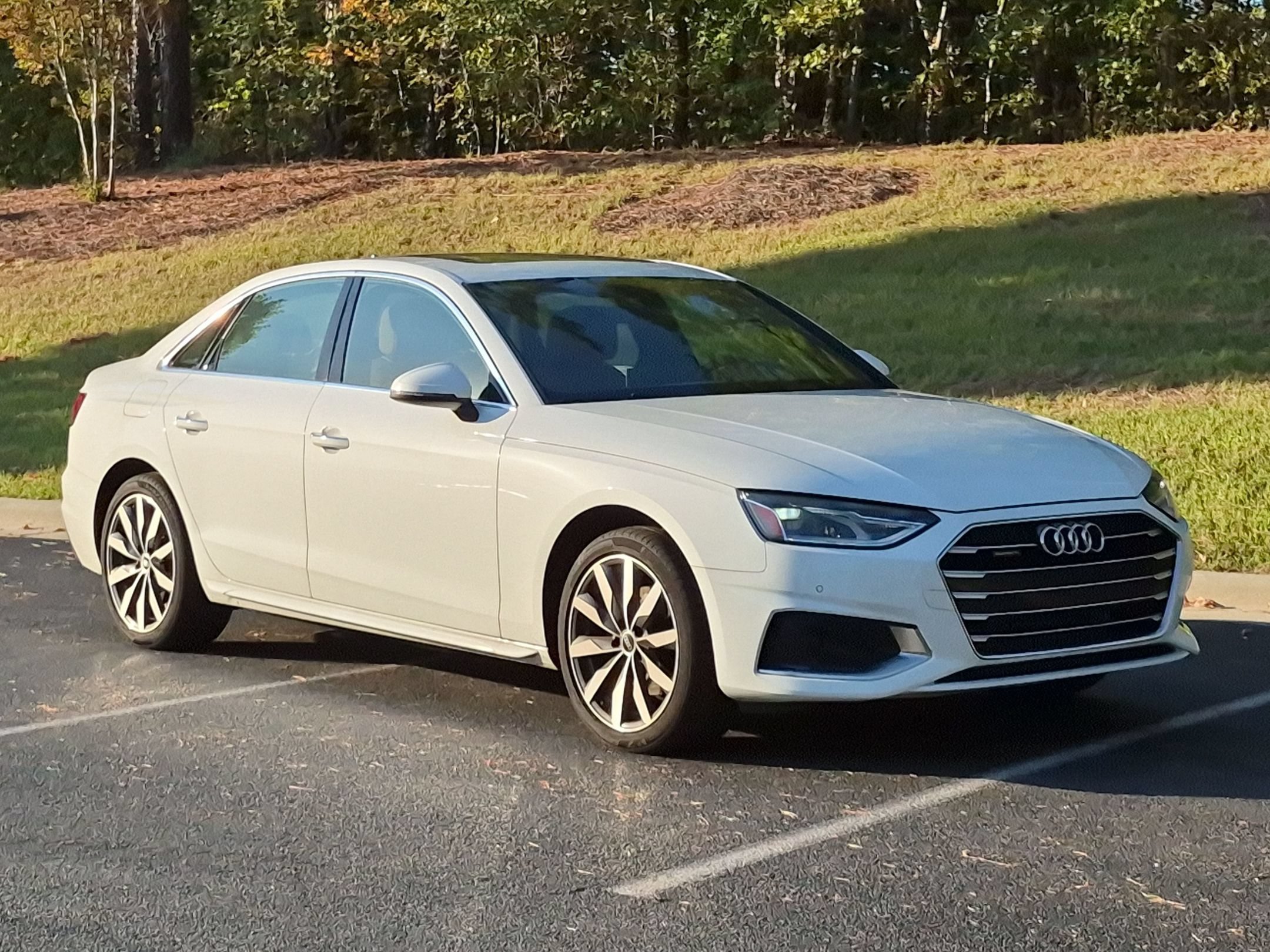 Used 2022 Audi A4 2.0T Premium w/ Convenience Package AWD/4WD image 23
