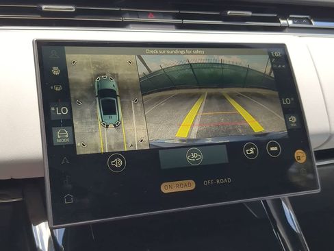 Certified 2025 Land Rover Range Rover Sport SE AWD/4WD image 32