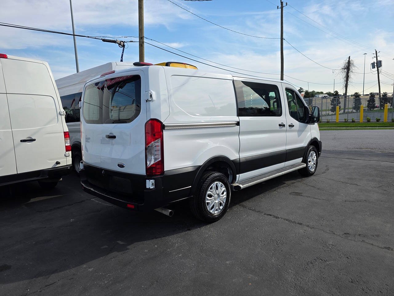 Used 2022 Ford Transit 250 Low Roof w/ Exterior Upgrade Package RWD image 6