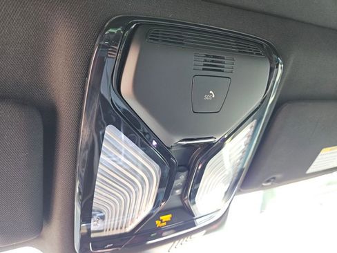 Used 2021 BMW 540i w/ Premium Package image 17