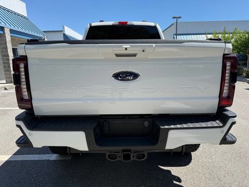 Used 2023 Ford F250 Lariat w/ Lariat Ultimate Package AWD/4WD image 5