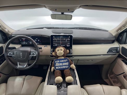 Used 2019 Lincoln Navigator Select w/ Technology Package image 20