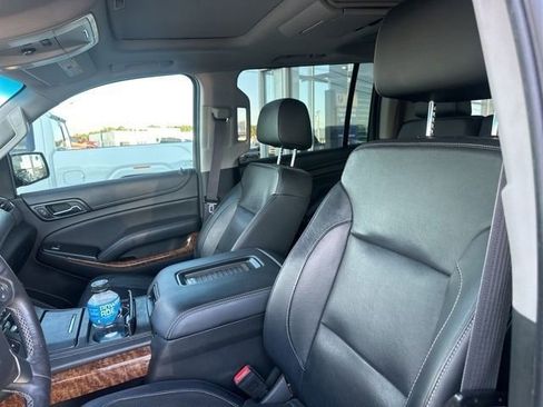Used 2017 Chevrolet Suburban Premier image 32