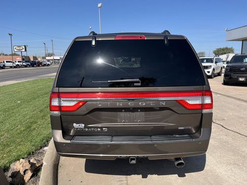 Used 2016 Lincoln Navigator L Select AWD/4WD image 9