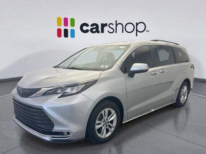 Used 2022 Toyota Sienna XLE w/ XLE Plus Package