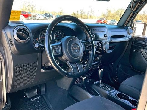 Used 2018 Jeep Wrangler Unlimited Sport S image 16