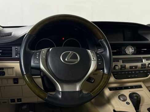 Used 2013 Lexus ES 350 w/ Luxury Pkg FWD image 22