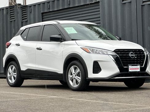 Used 2023 Nissan Kicks S image 10