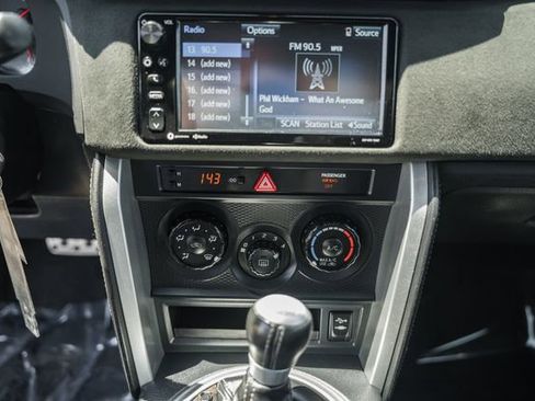 Used 2017 Toyota 86 RWD image 18