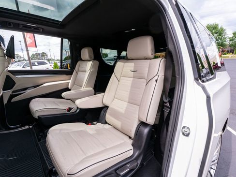 Used 2025 Cadillac Escalade ESV Sport w/ Touring Package AWD/4WD image 47