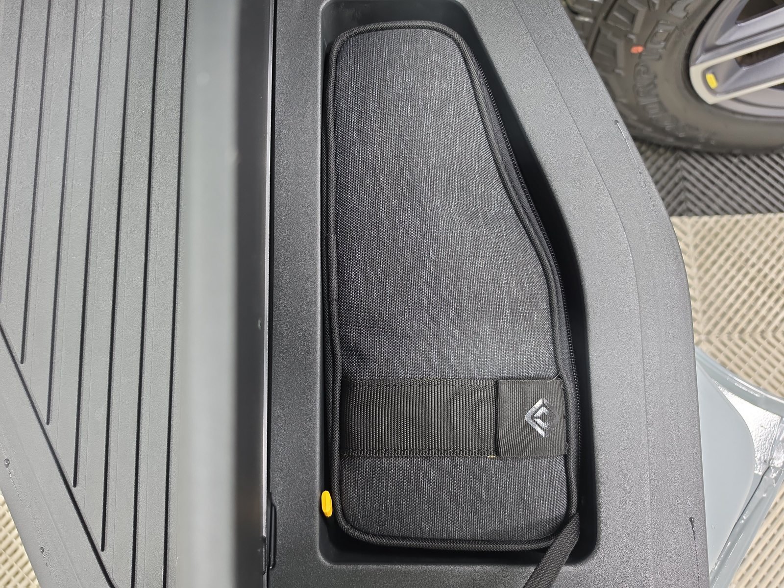 Used 2022 Rivian R1T Adventure AWD/4WD image 32