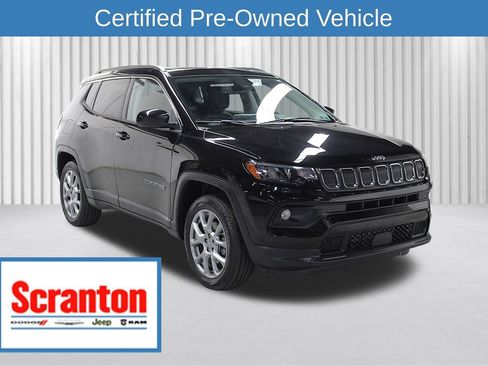 Certified 2022 Jeep Compass Latitude w/ Sun and Sound Group AWD/4WD image 1