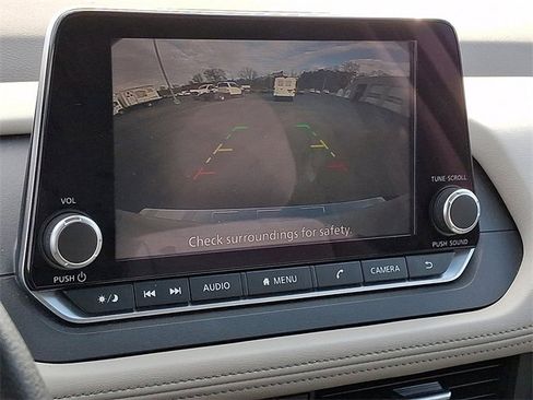 Used 2023 Nissan Rogue SV image 17