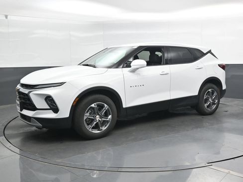 Used 2025 Chevrolet Blazer LT AWD/4WD image 7