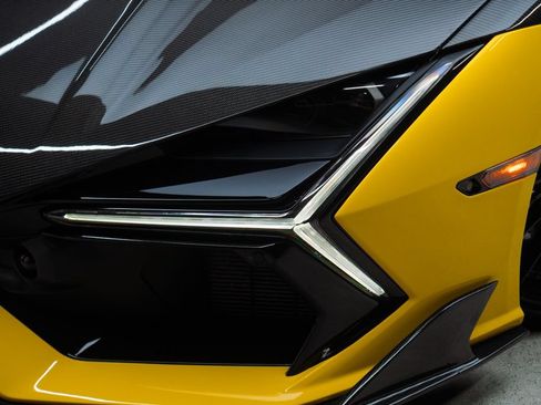 Used 2024 Lamborghini Revuelto AWD/4WD image 4