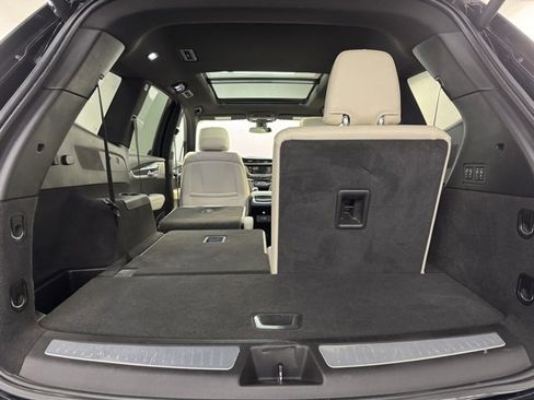Used 2023 Cadillac XT6 Sport image 35