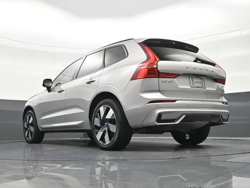 Certified 2025 Volvo XC60 T8 Plus w/ Protection Package Premier AWD/4WD image 27
