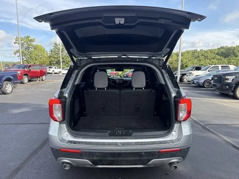 Used 2021 Ford Explorer Limited w/ Equipment Group 301A AWD/4WD image 11