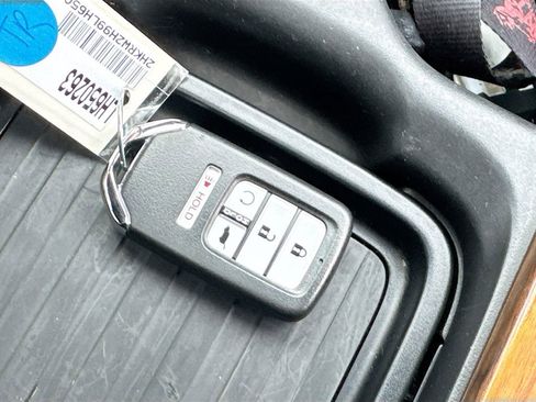 Used 2020 Honda CR-V Touring image 32