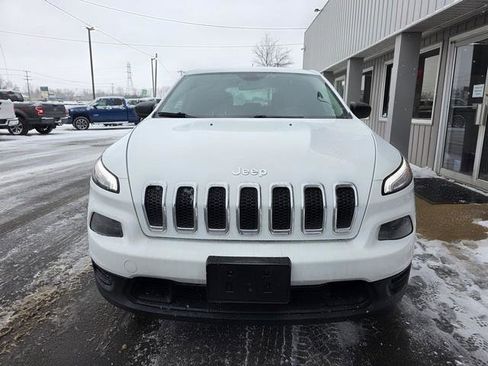 Used 2014 Jeep Cherokee Sport image 3