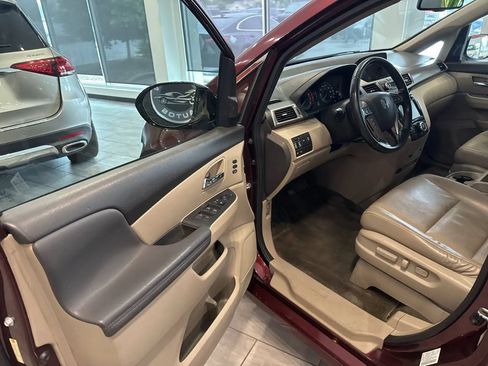 Used 2016 Honda Odyssey Touring Elite image 13