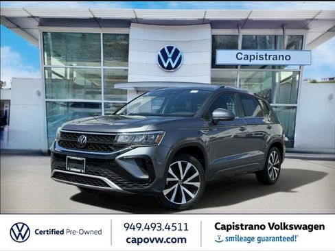 Used 2023 Volkswagen Taos SE w/ Panoramic Sunroof Package FWD image 1