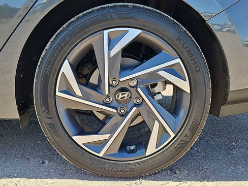New 2025 Hyundai Elantra Sport FWD image 13
